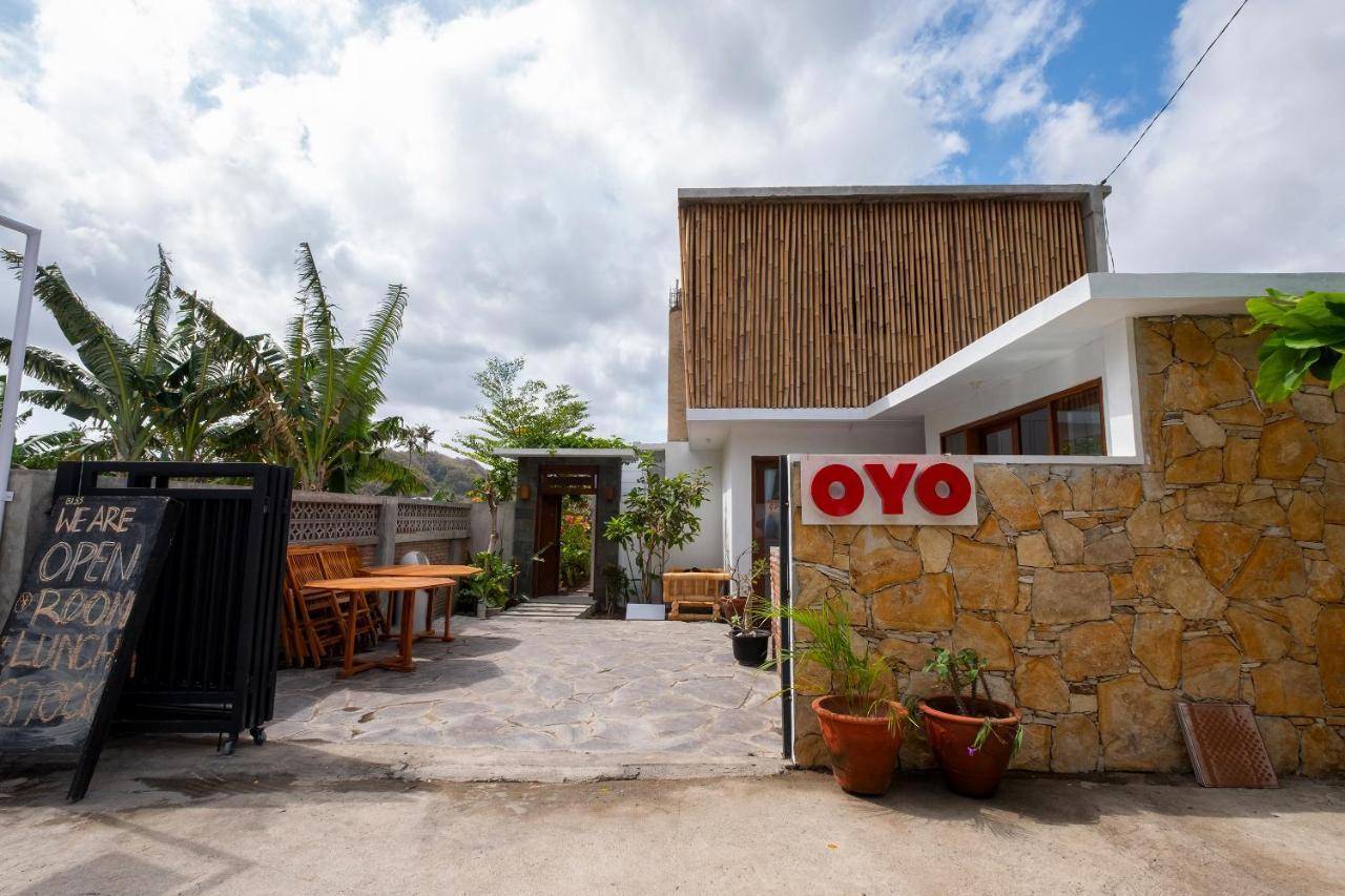 Oyo 1493 Surya Villa Селонг-Беланак Экстерьер фото