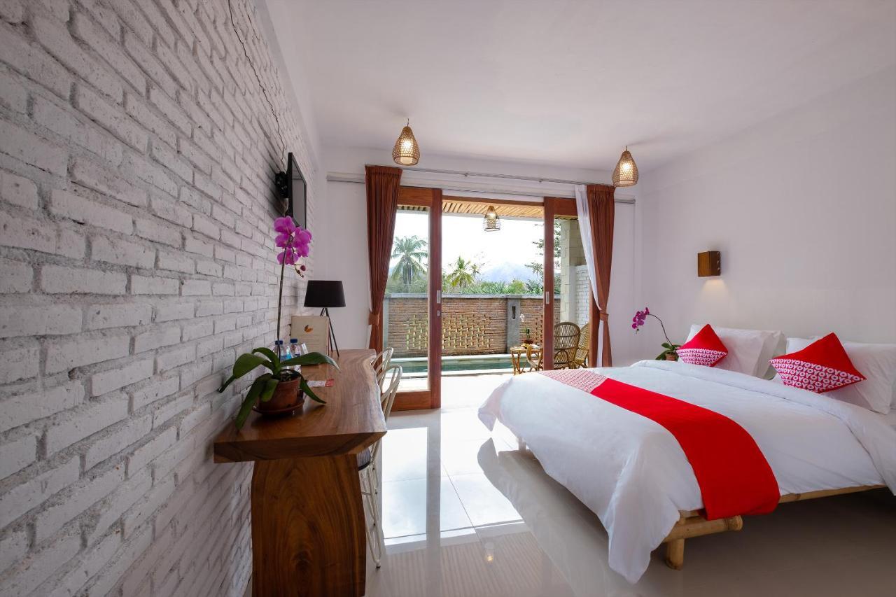 Oyo 1493 Surya Villa Селонг-Беланак Экстерьер фото
