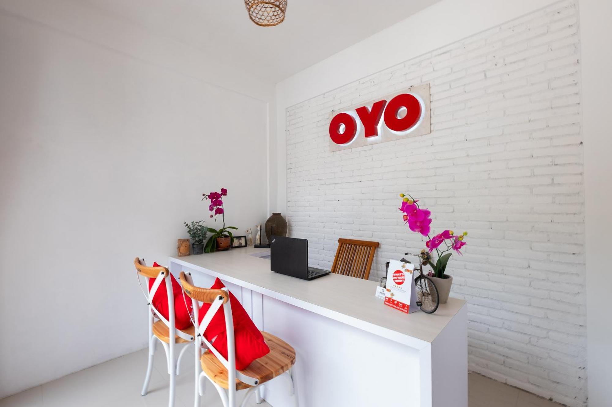 Oyo 1493 Surya Villa Селонг-Беланак Экстерьер фото