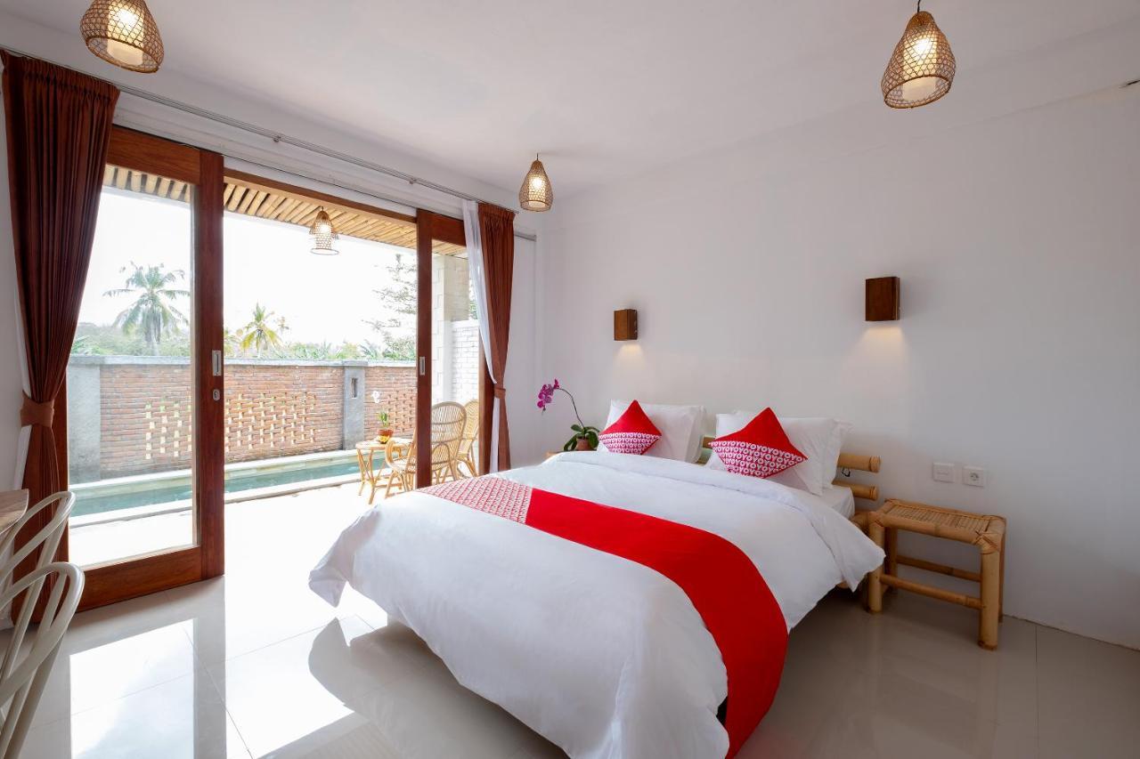 Oyo 1493 Surya Villa Селонг-Беланак Экстерьер фото